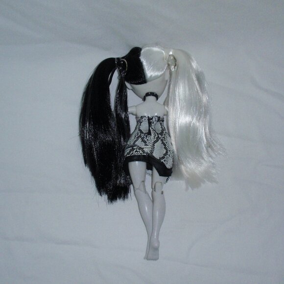 Rainbow Shadow High Heather Grayson Fashion Doll - Picture 12 of 16